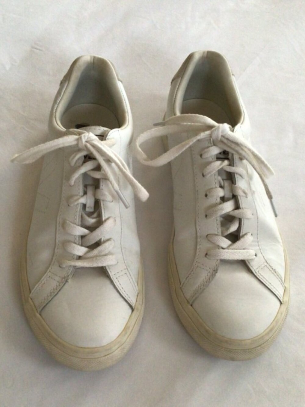 Veja Campo Sneakers in White Sz 40/9